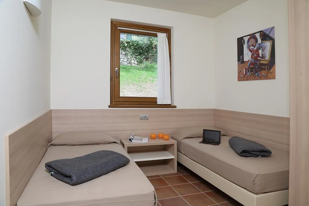 Apartment Appartamenti Corte Leonardo Garda  Italy