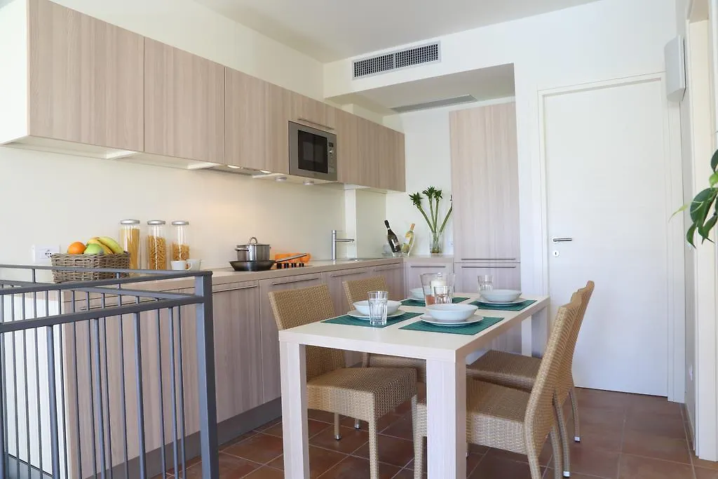 Apartment Appartamenti Corte Leonardo Garda